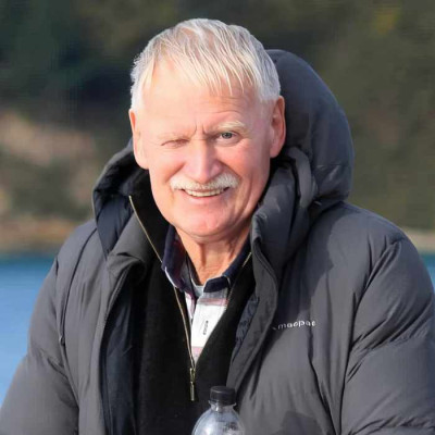 MacDONALD: Bruce Neil